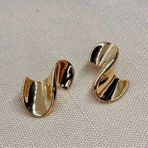 Vintage 80s Gold-Tone Earrings